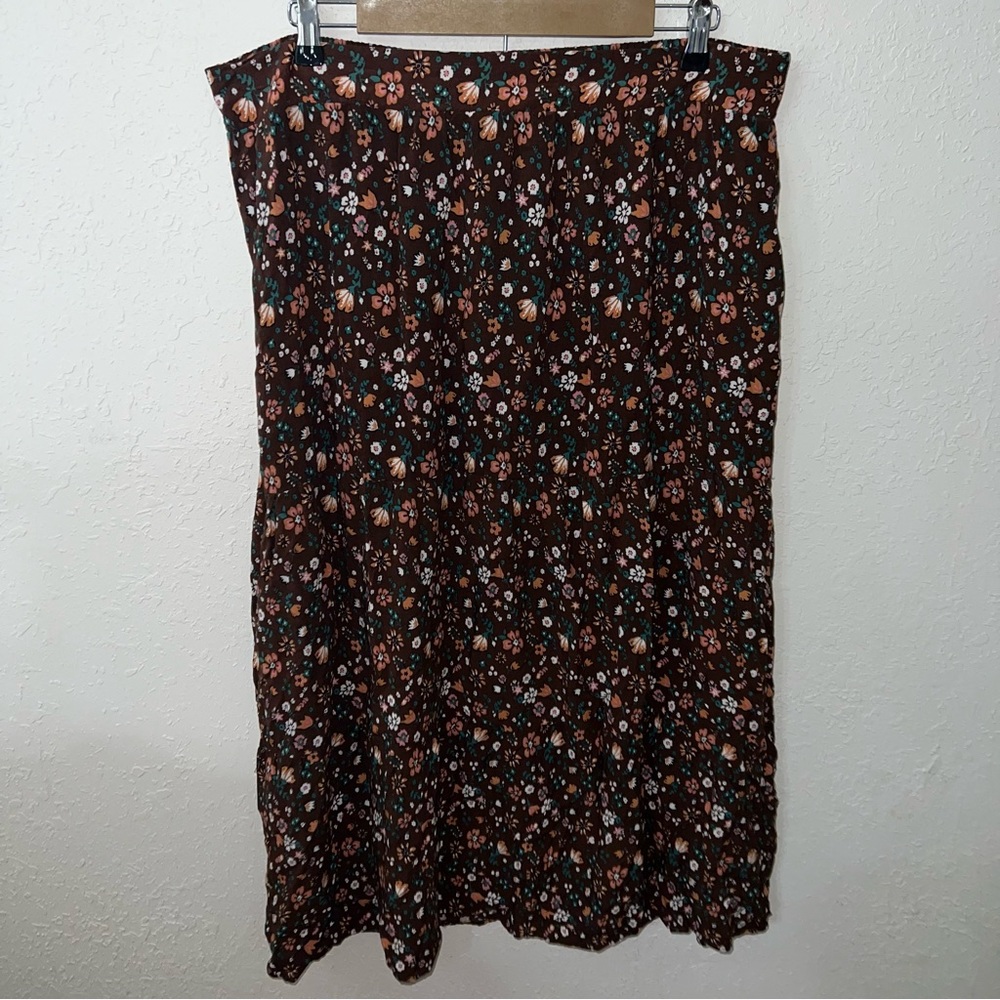 Lark and Grey Brown Floral Print Skirt and Top Set Size 2X. - Picture 9 of 11